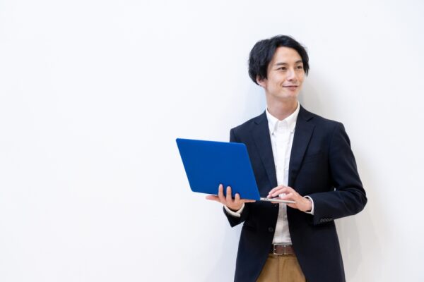 宅建は営業以外の仕事でも役立つ！活用方法やコツを徹底解説