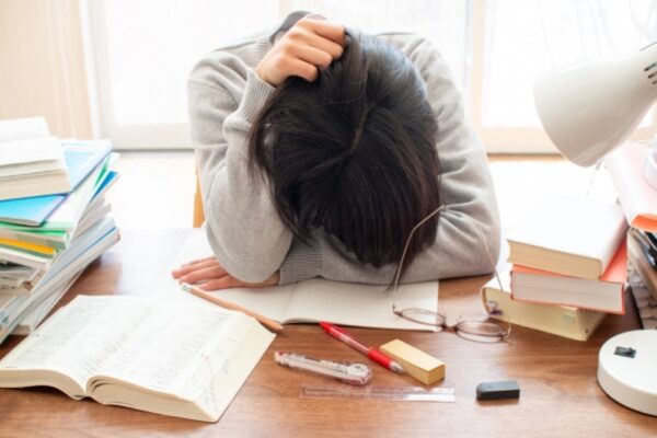 中卒でも宅建は取得可能！中卒でも不動産業界は不利ではない理由を徹底解説