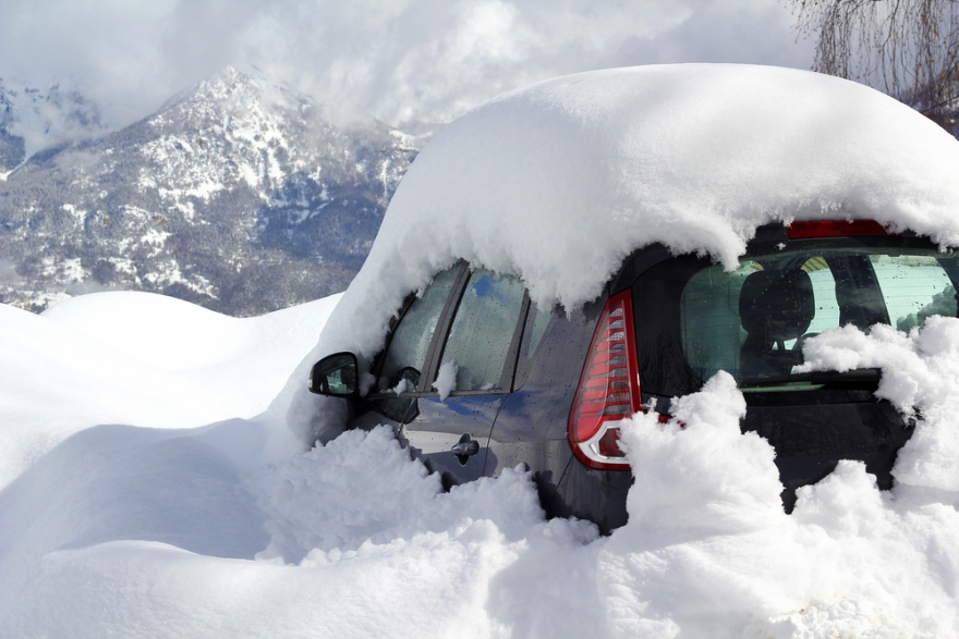 屋根からの落雪で入居者の車が凹んだ 大家の主張 落雪くらい予想できたはず は通じるの Pmニュース コンサルタントコラム オーナーズエージェント Owner S Agent